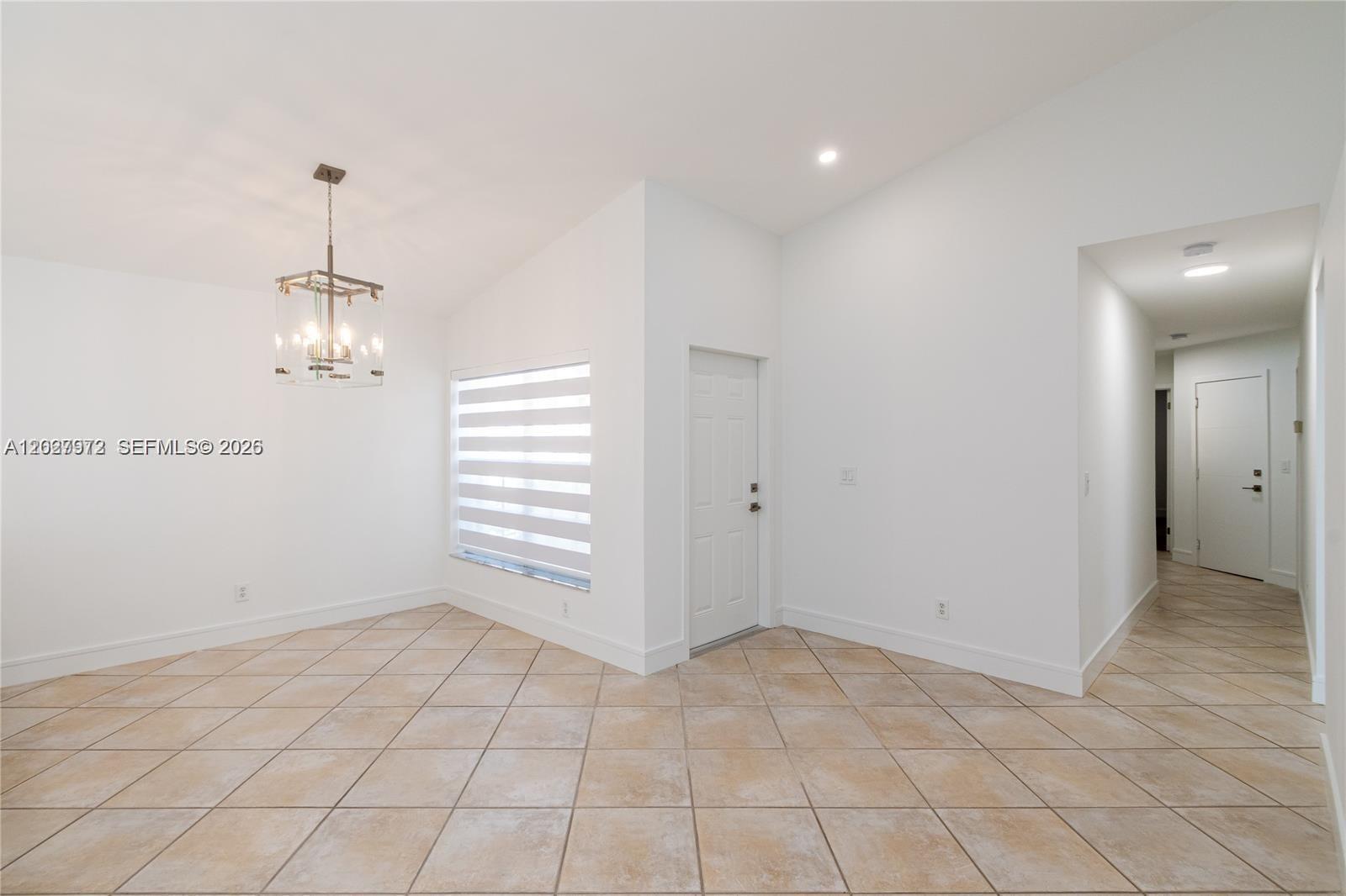 812 Garnet Cir 812