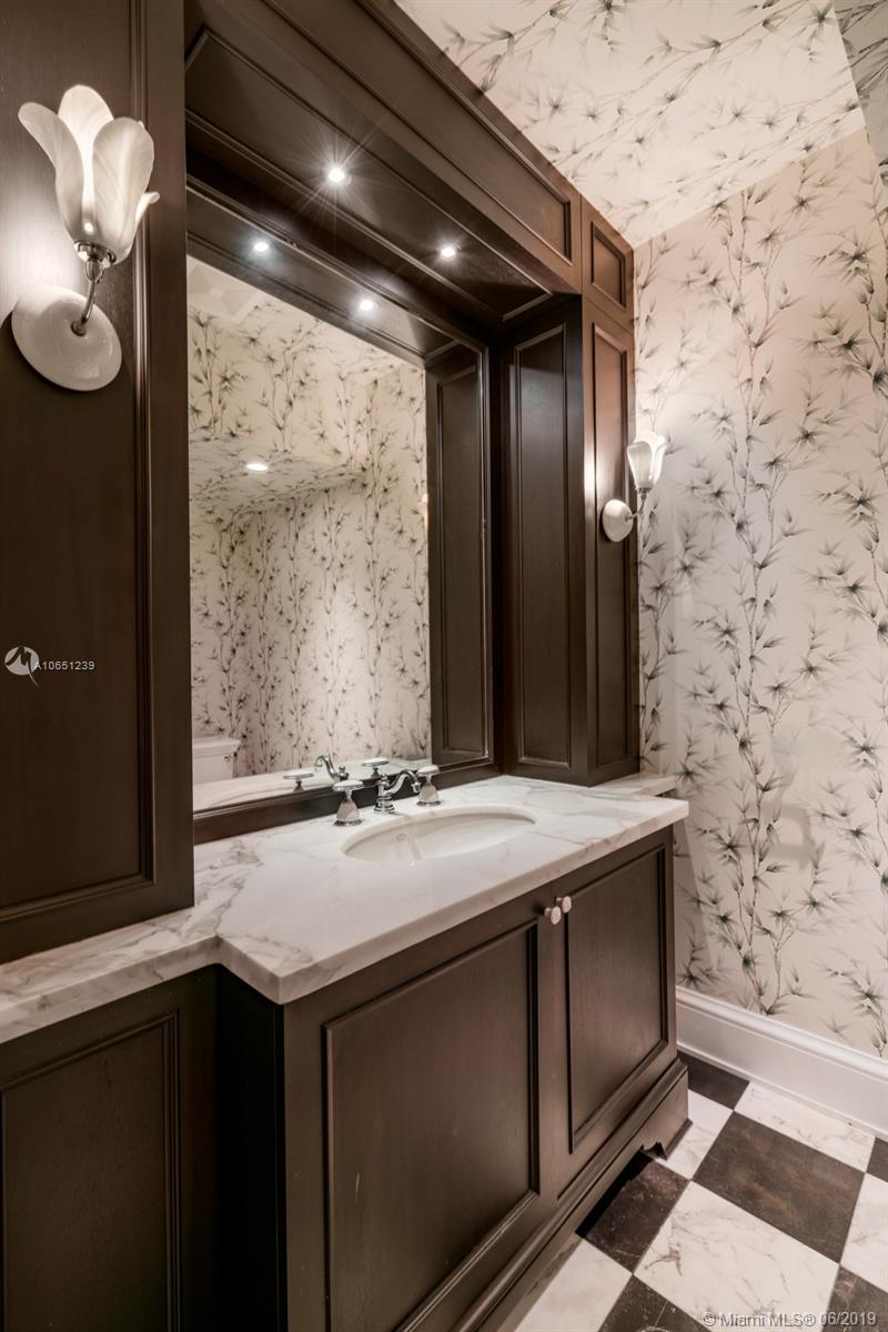 GOLDEN BEACH SEC D - Residential