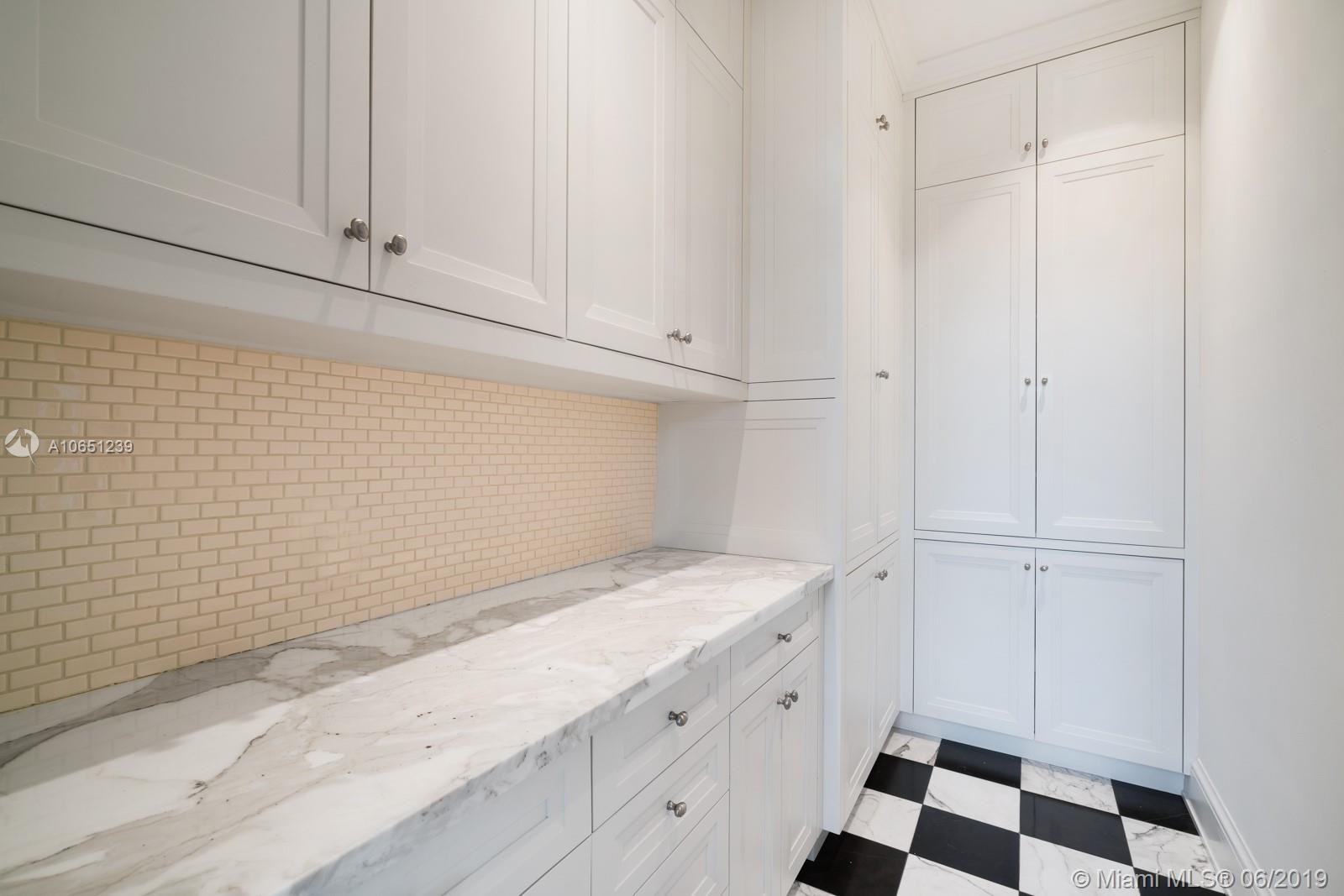 GOLDEN BEACH SEC D - Residential