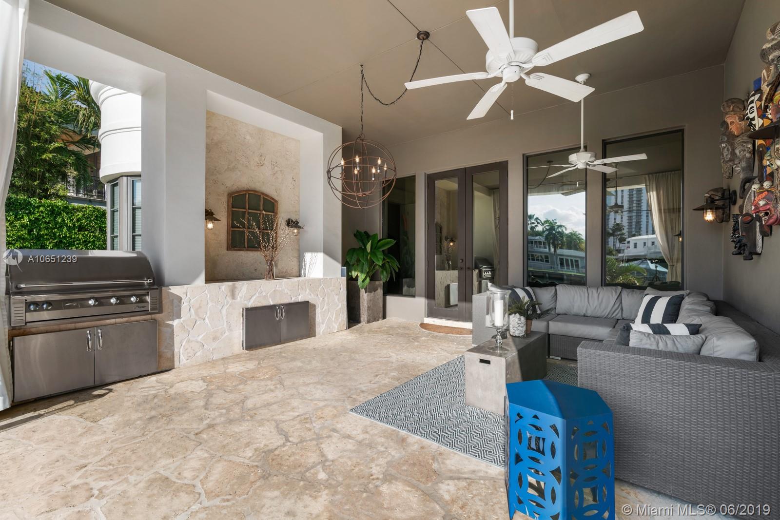 GOLDEN BEACH SEC D - Residential