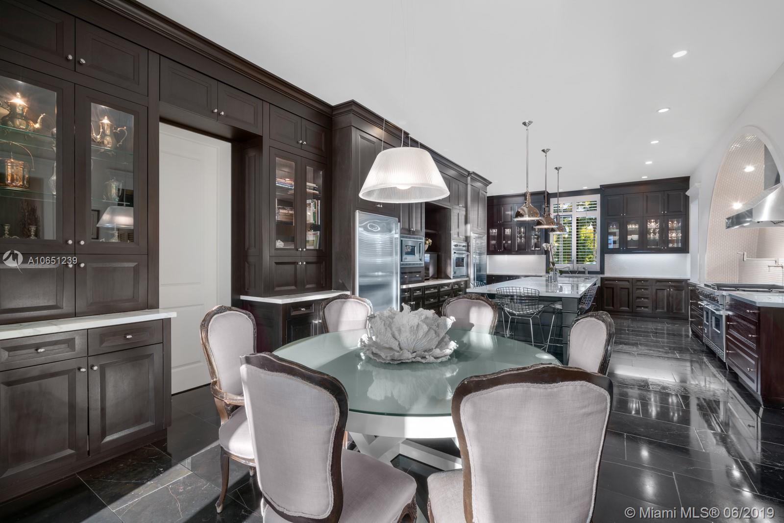 GOLDEN BEACH SEC D - Residential