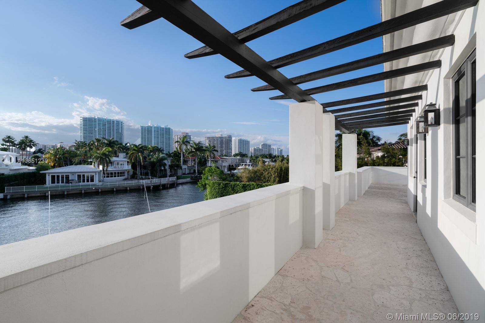 GOLDEN BEACH SEC D - Residential