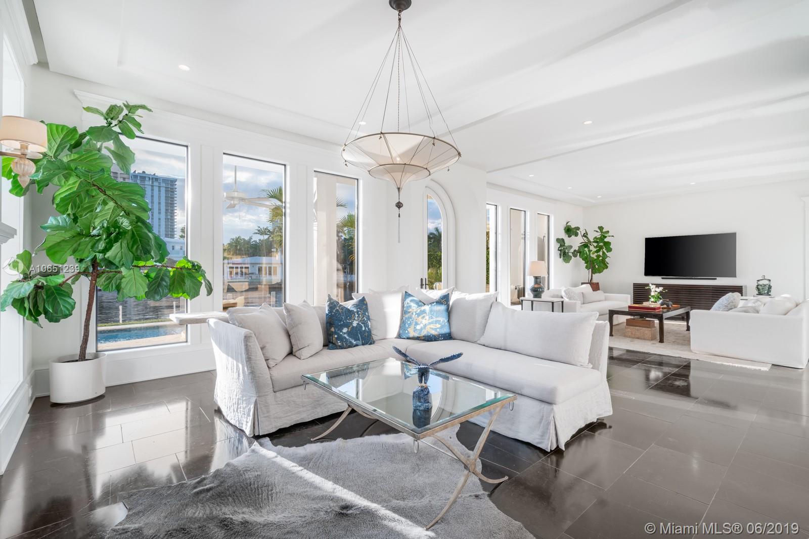 GOLDEN BEACH SEC D - Residential