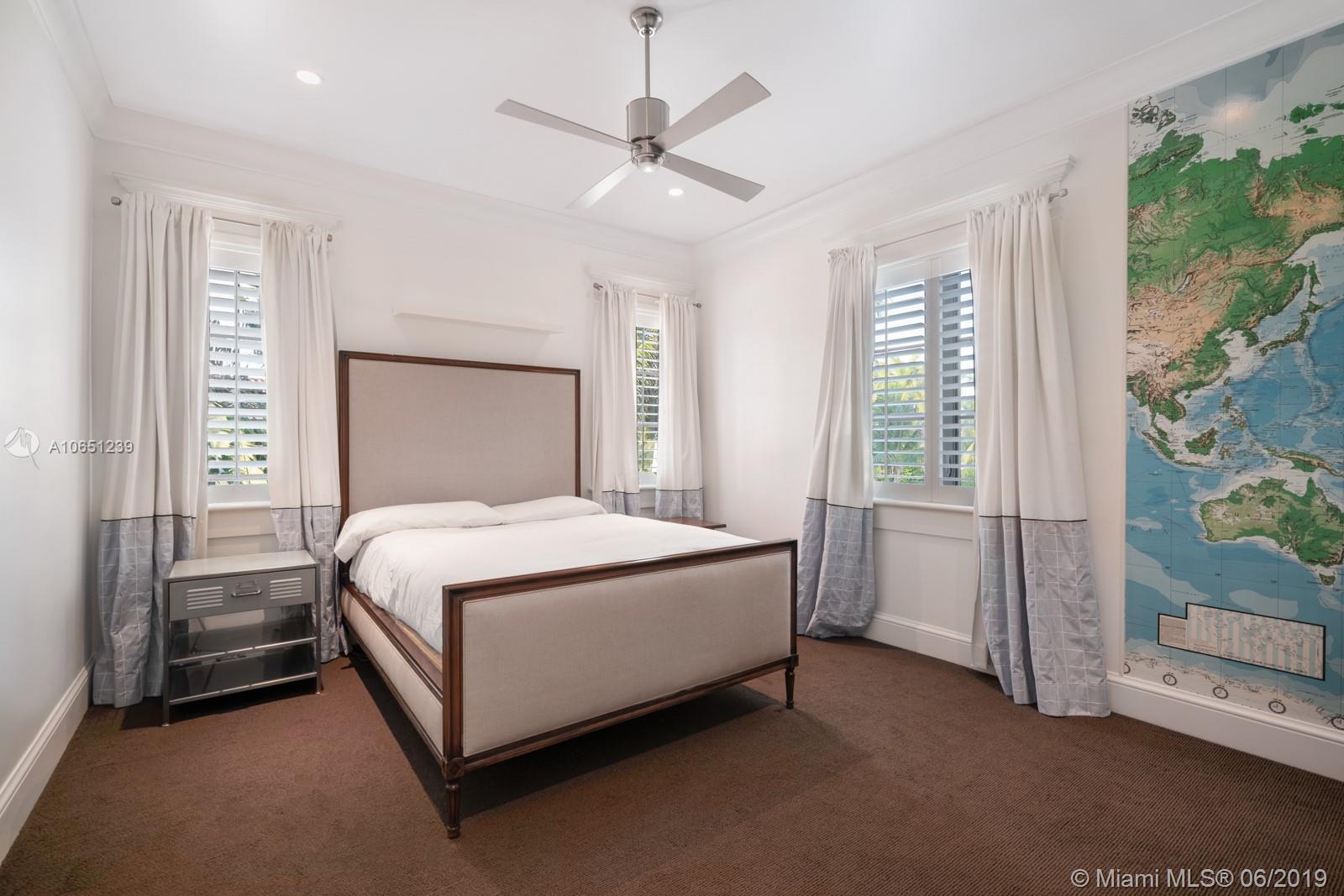 GOLDEN BEACH SEC D - Residential