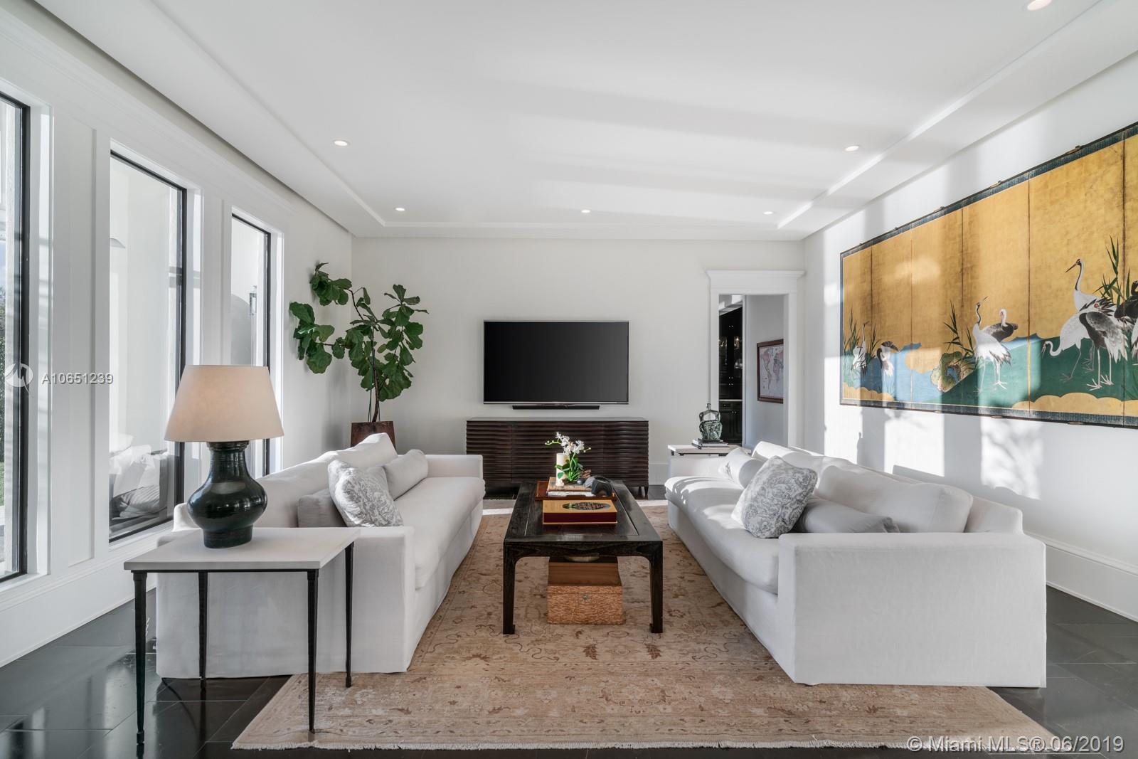 GOLDEN BEACH SEC D - Residential