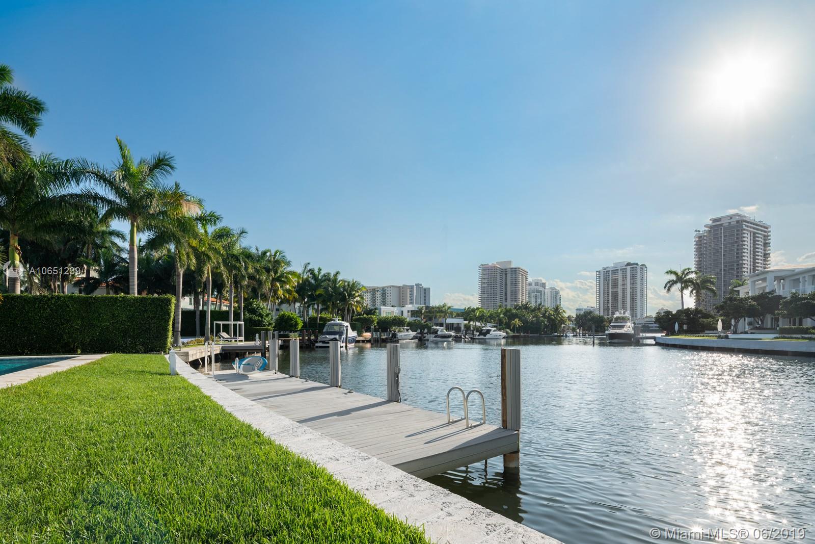 GOLDEN BEACH SEC D - Residential