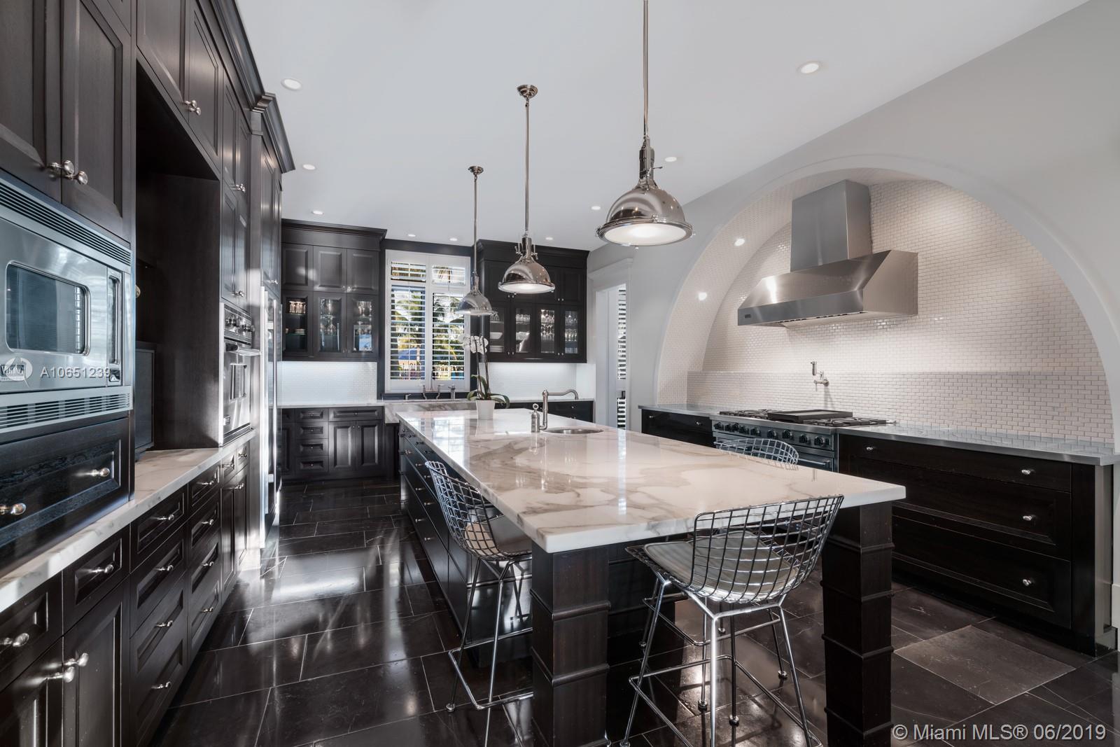 GOLDEN BEACH SEC D - Residential