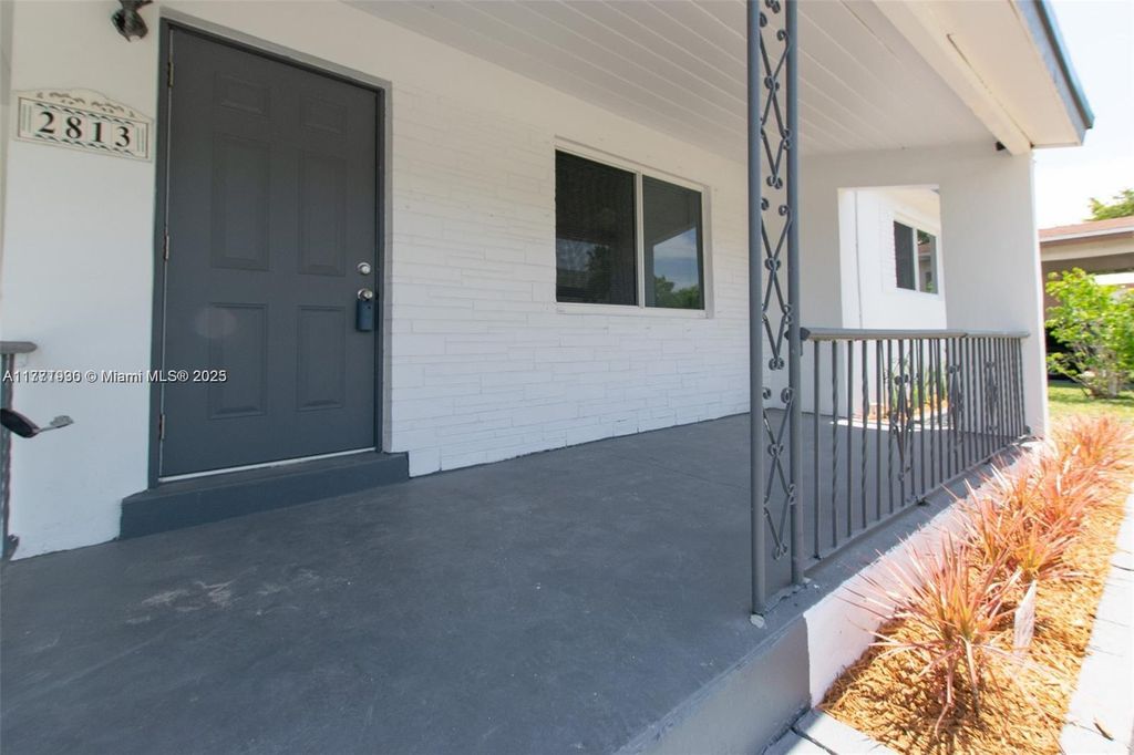 Photo of 2813 SW 10th St, Fort Lauderdale, FL 33312 (MLS # A11771930)