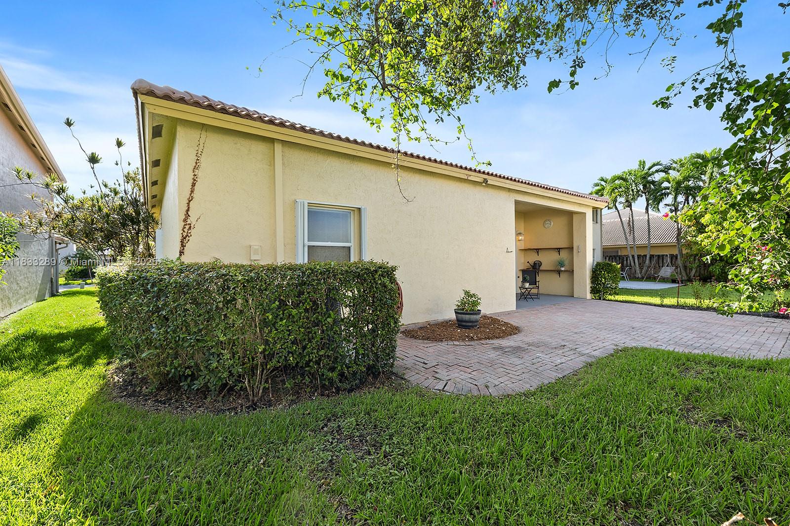 PEMBROKE ISLES 1 - Residential Lease