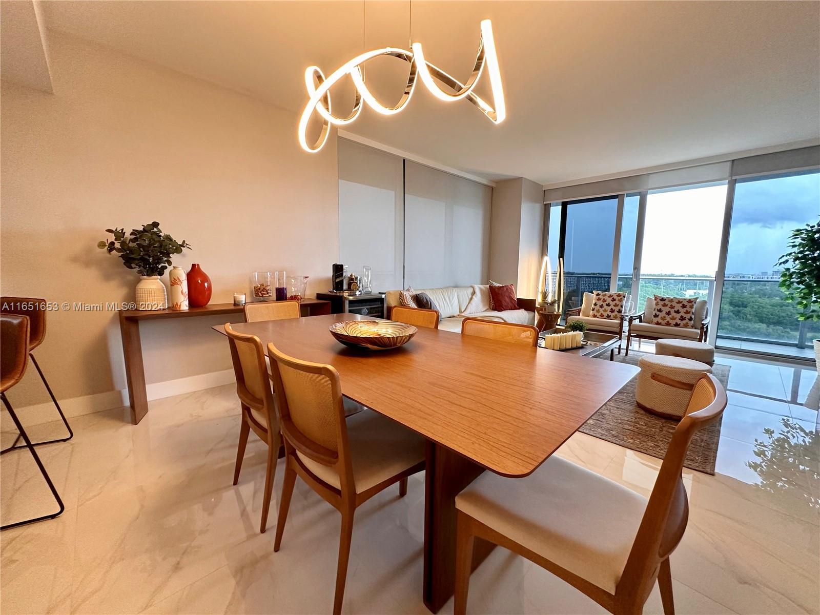 THE HARBOUR NORTH CONDO - Residential