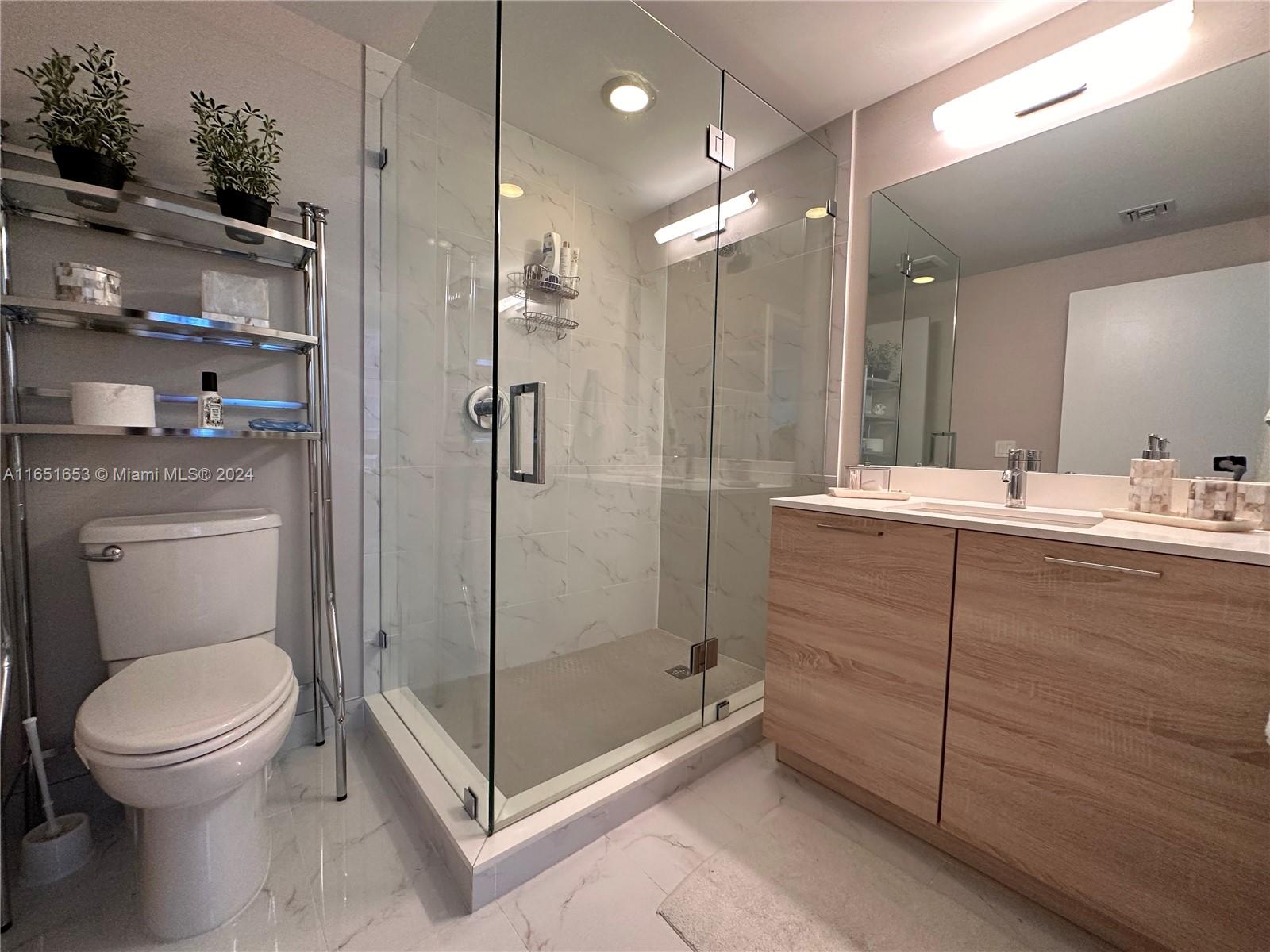 THE HARBOUR NORTH CONDO - Residential