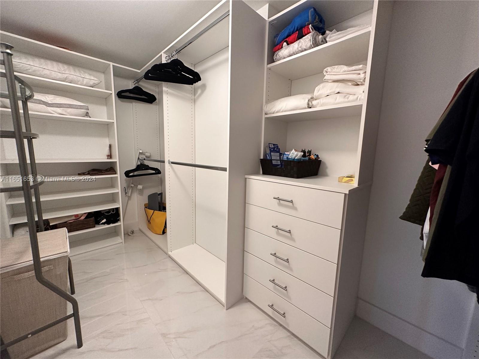 THE HARBOUR NORTH CONDO - Residential