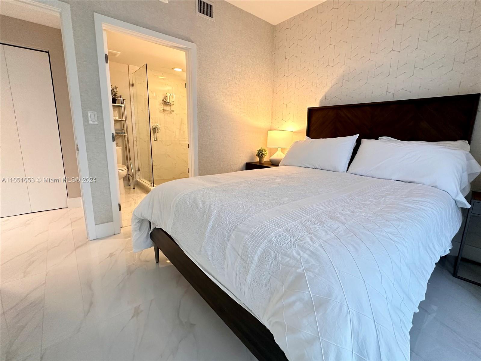 THE HARBOUR NORTH CONDO - Residential