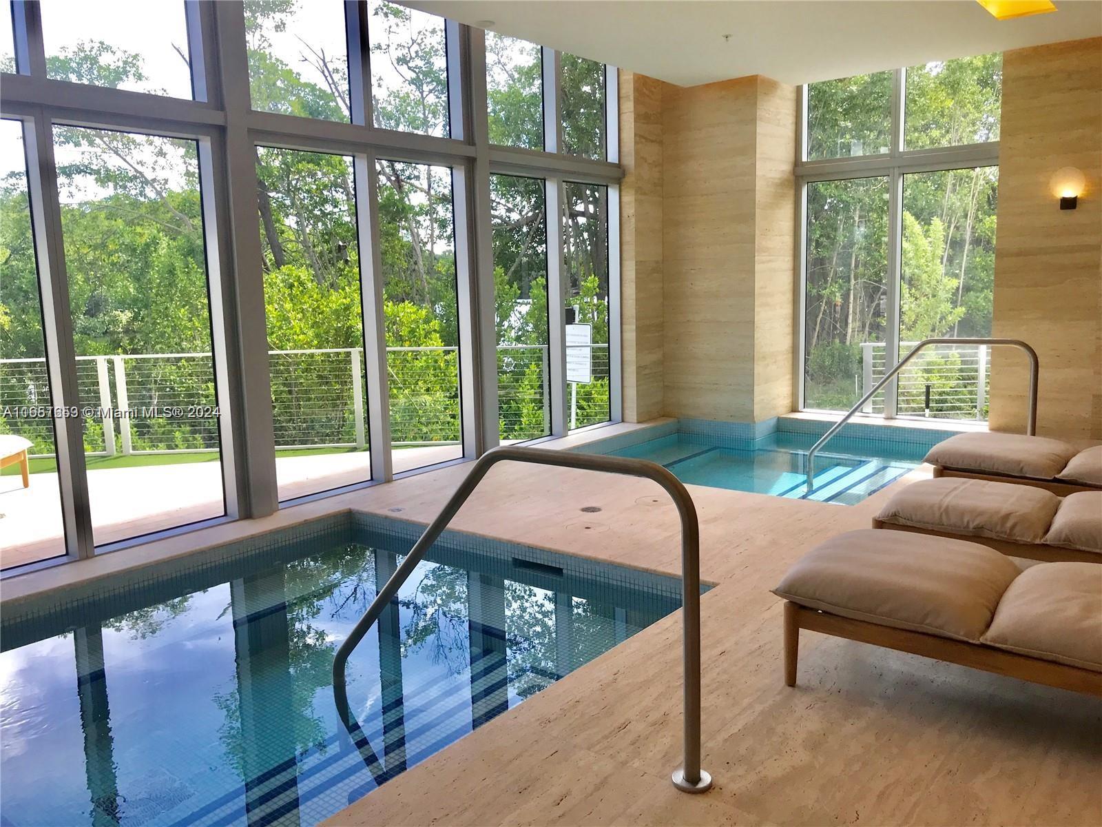 THE HARBOUR NORTH CONDO - Residential
