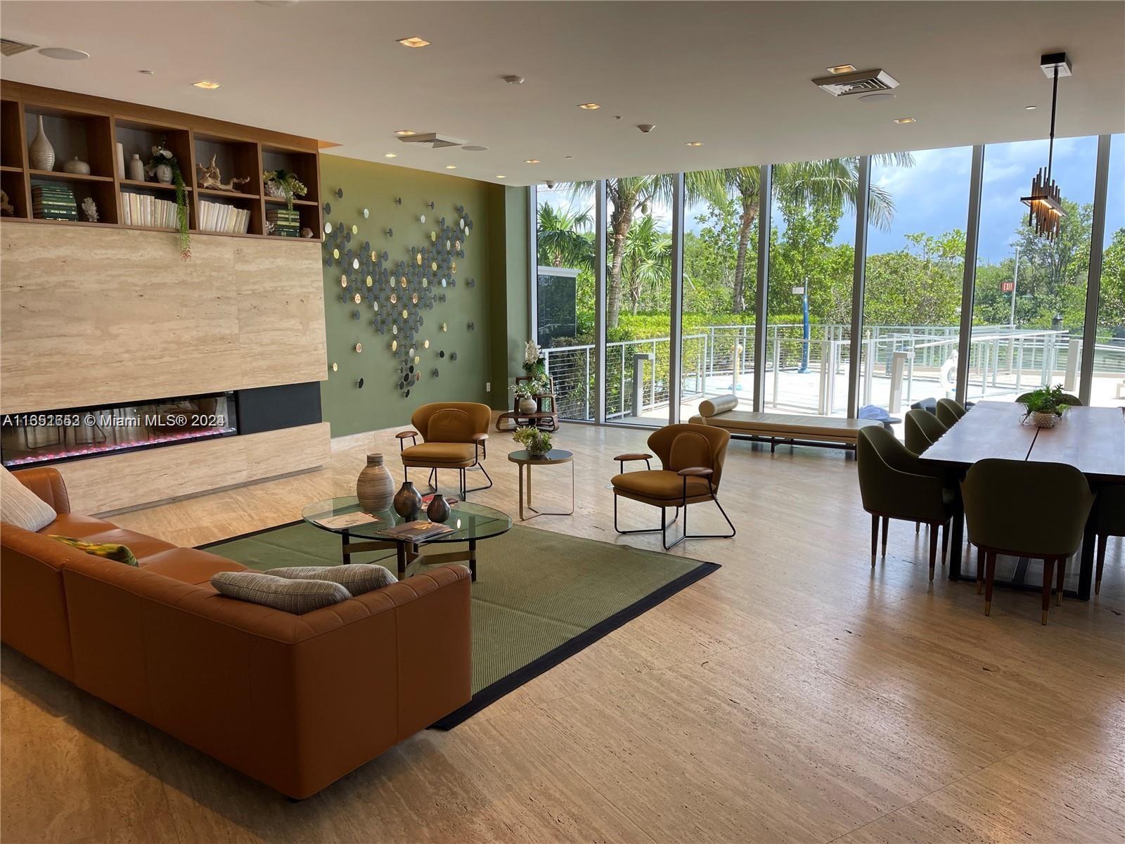 THE HARBOUR NORTH CONDO - Residential