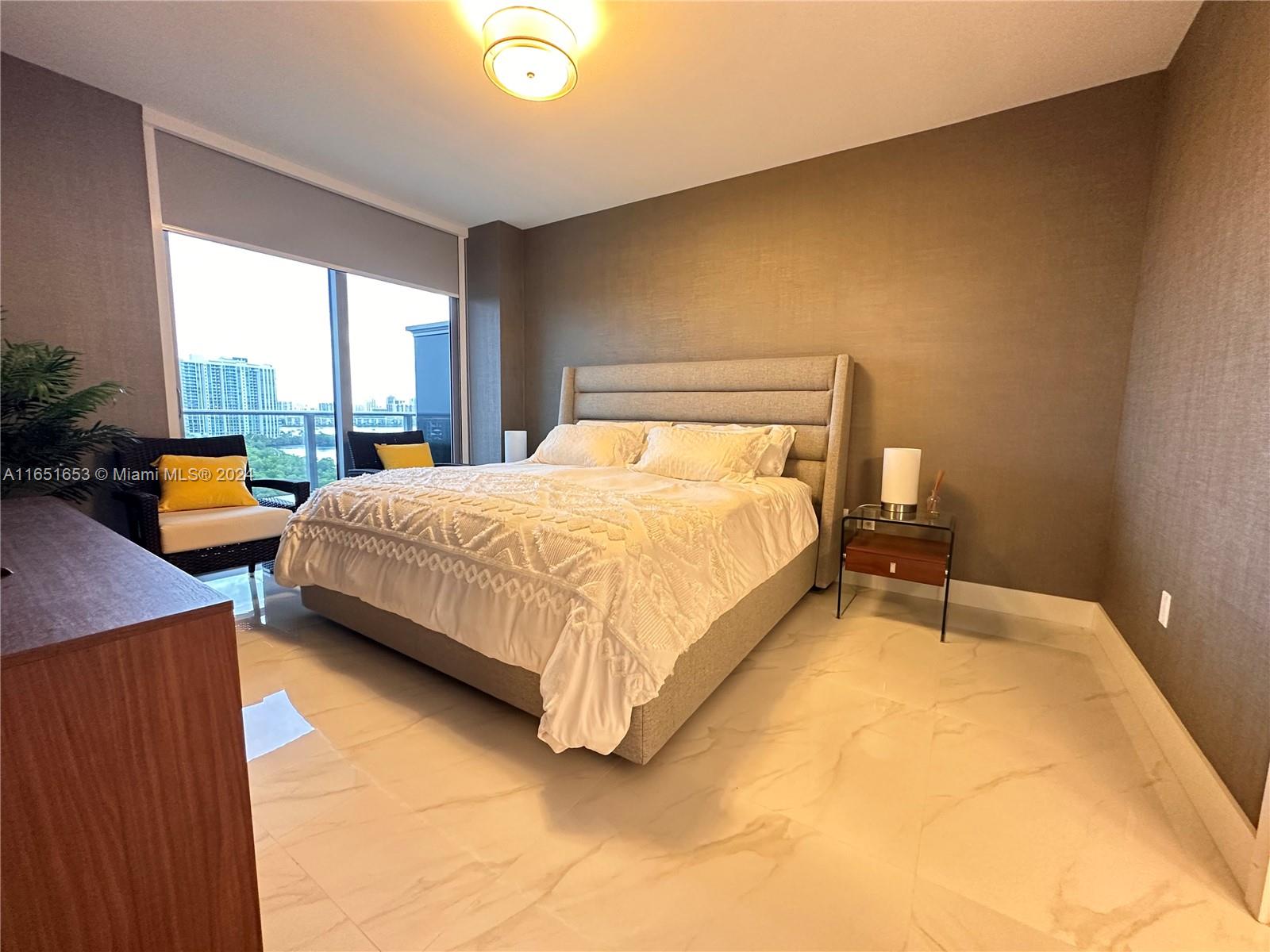 THE HARBOUR NORTH CONDO - Residential