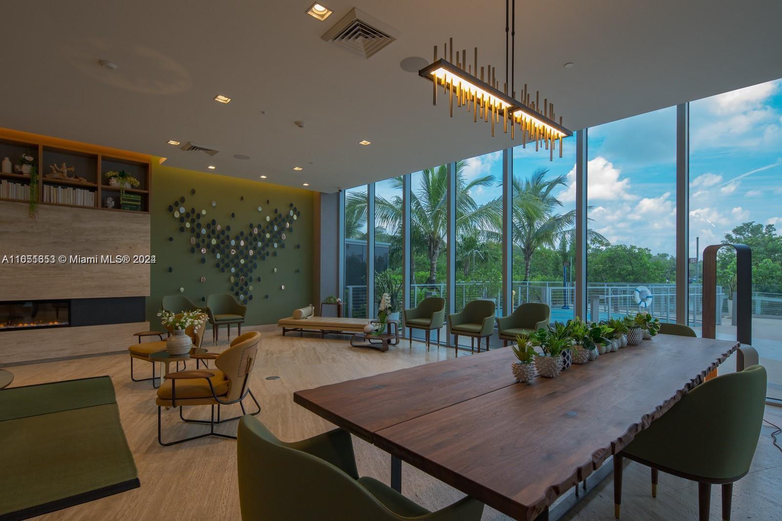 THE HARBOUR NORTH CONDO - Residential