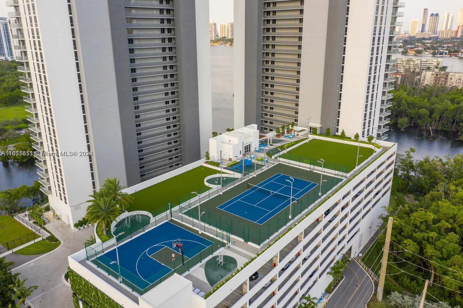 THE HARBOUR NORTH CONDO - Residential
