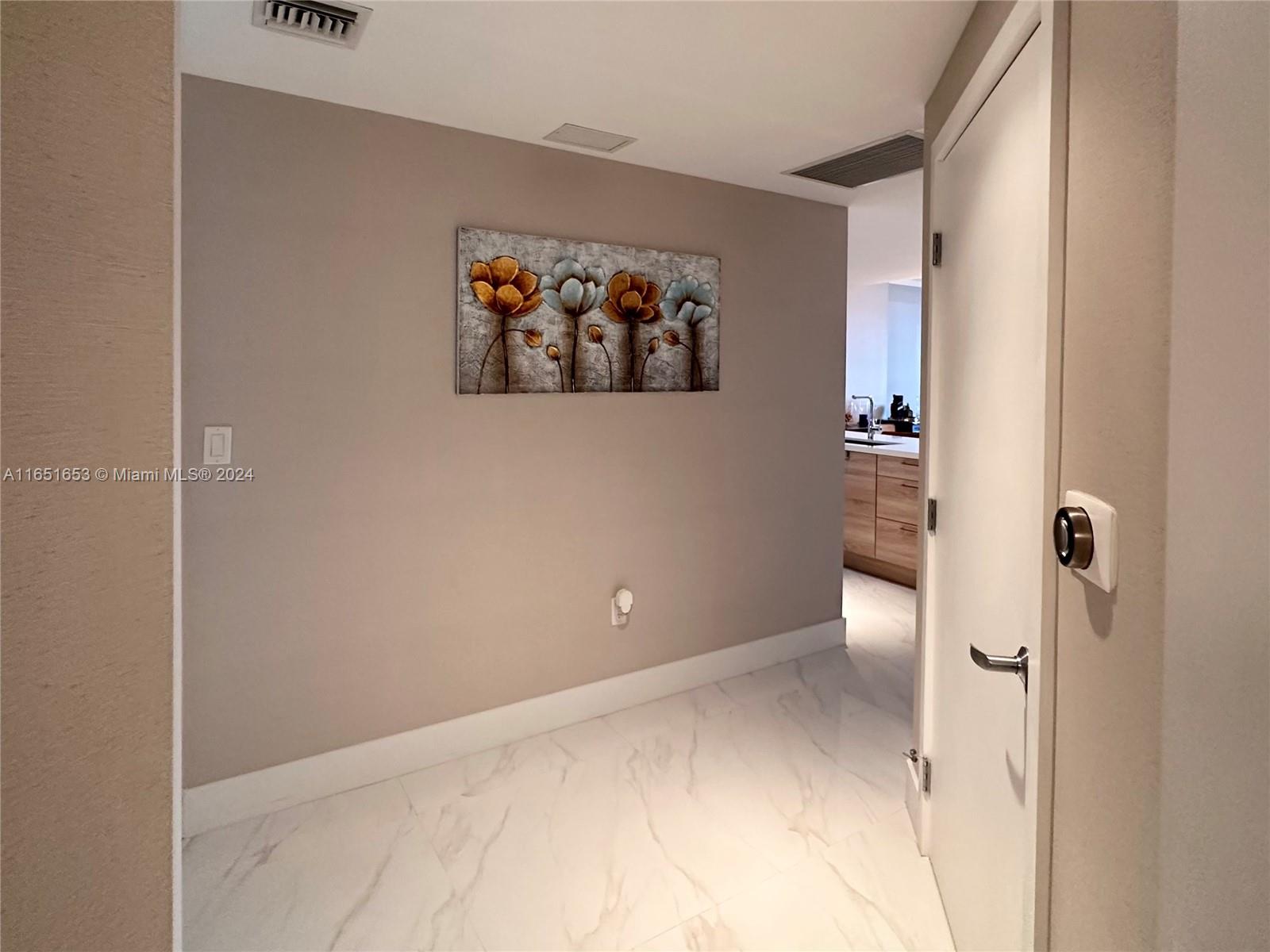THE HARBOUR NORTH CONDO - Residential