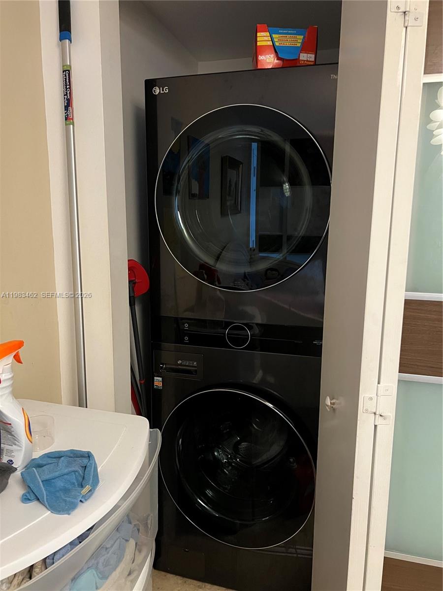 ICONBRICKELL CONDO NO 1 - Residential Lease