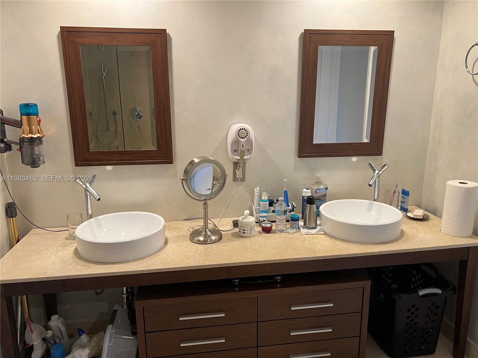 ICONBRICKELL CONDO NO 1 - Residential Lease