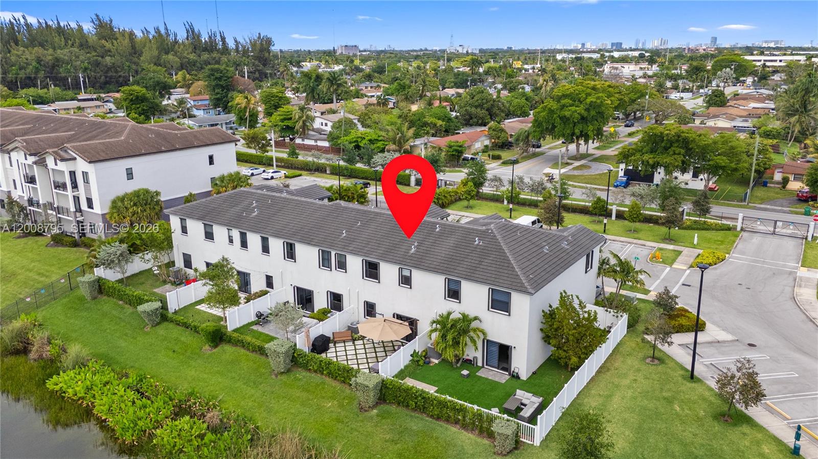 VISTA LAGO - Residential