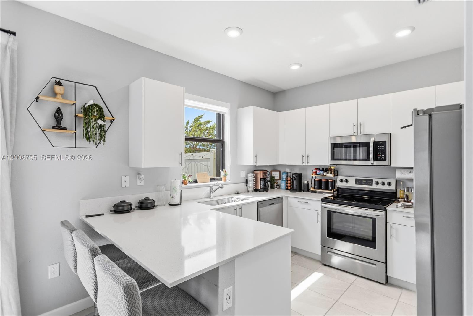 VISTA LAGO - Residential