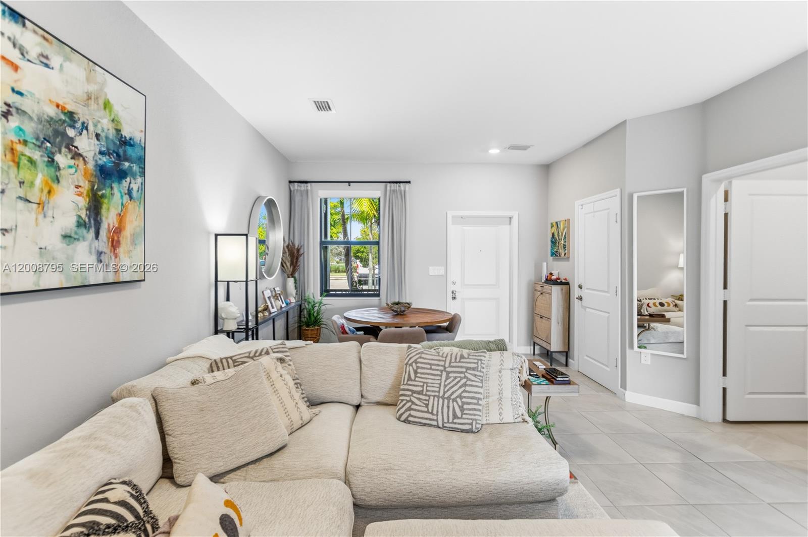 VISTA LAGO - Residential