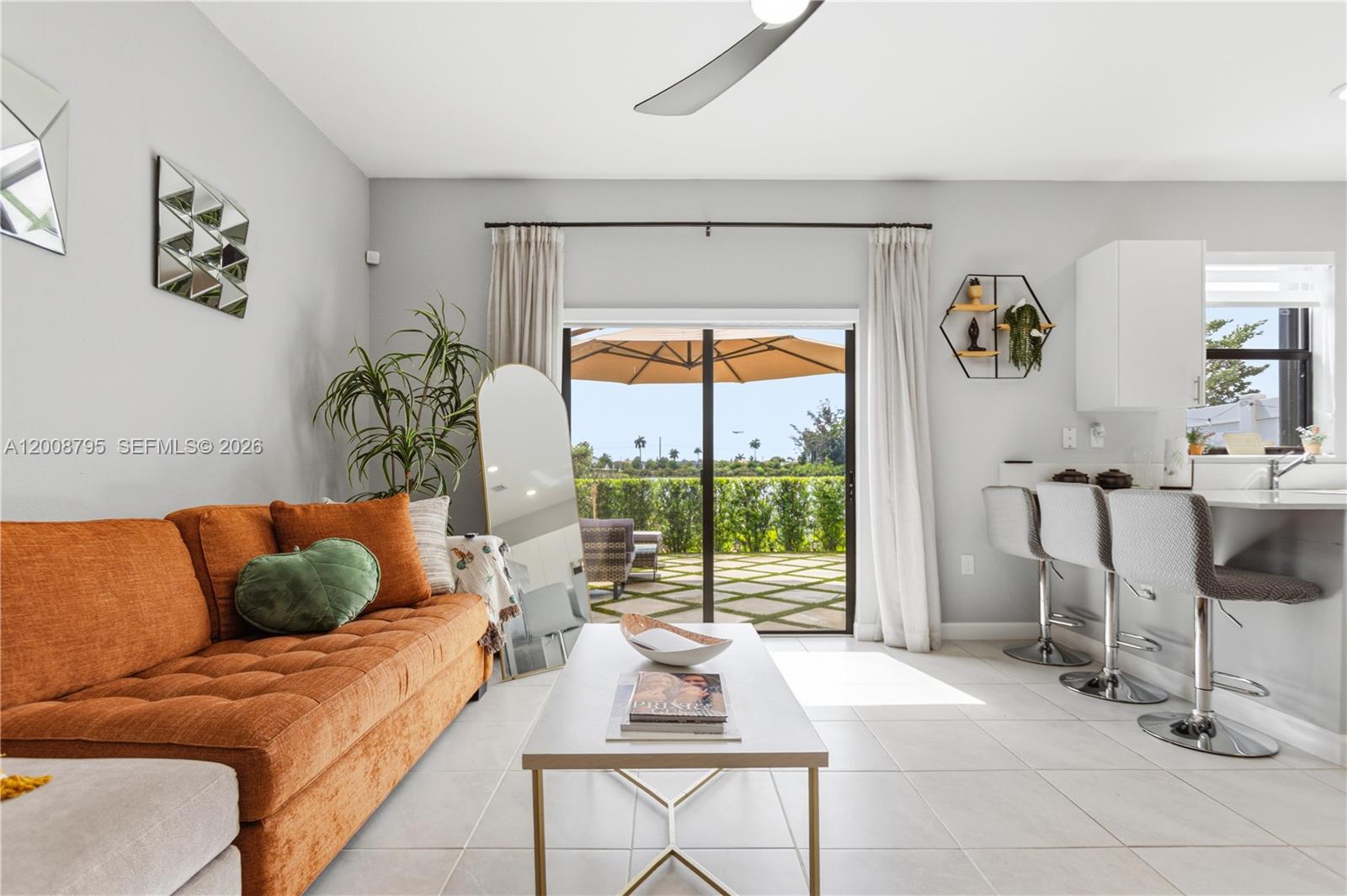 VISTA LAGO - Residential