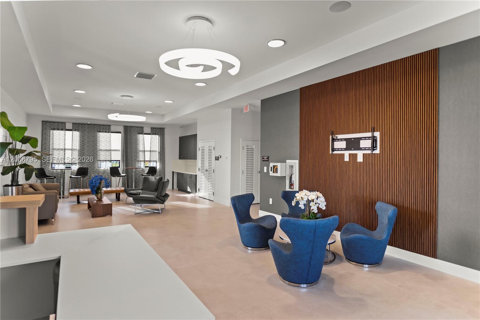 VISTA LAGO - Residential