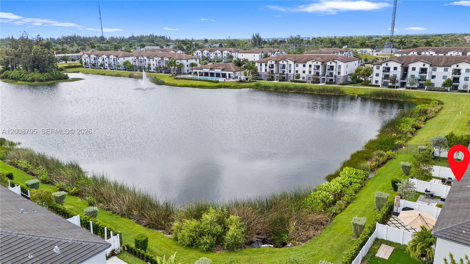 VISTA LAGO - Residential