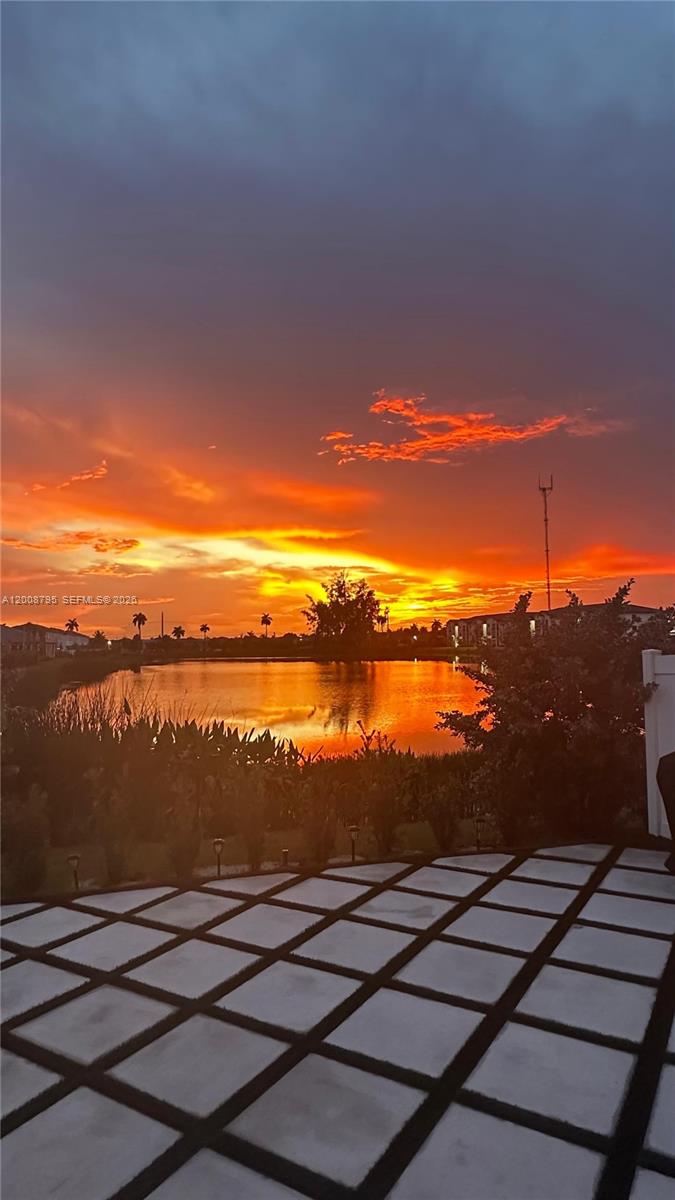 VISTA LAGO - Residential