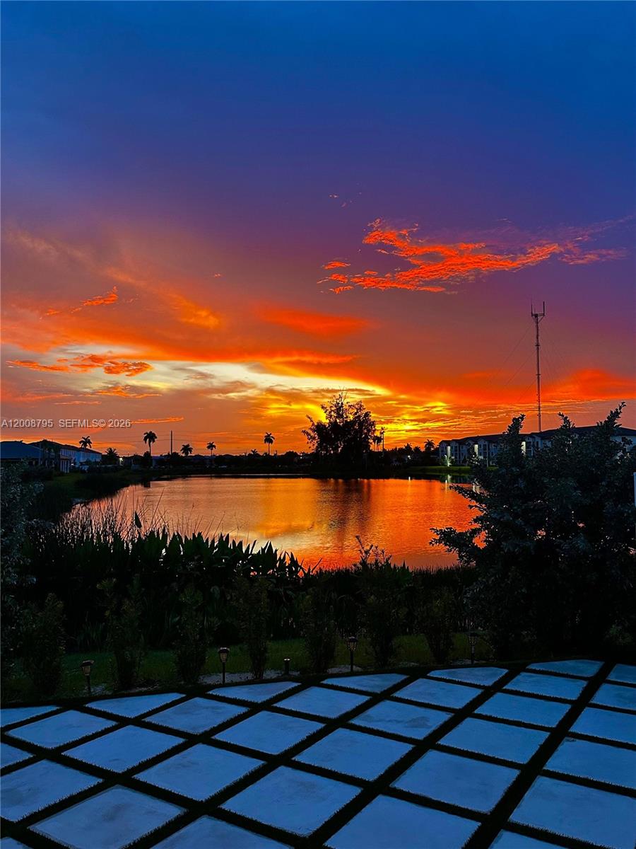 VISTA LAGO - Residential