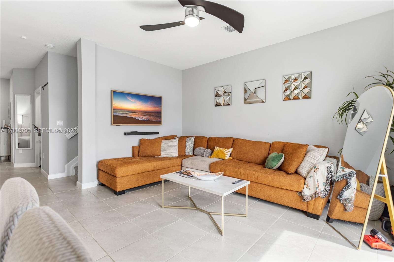 VISTA LAGO - Residential