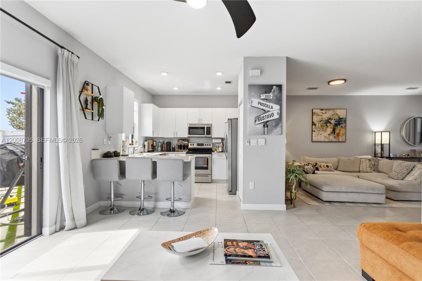 VISTA LAGO - Residential