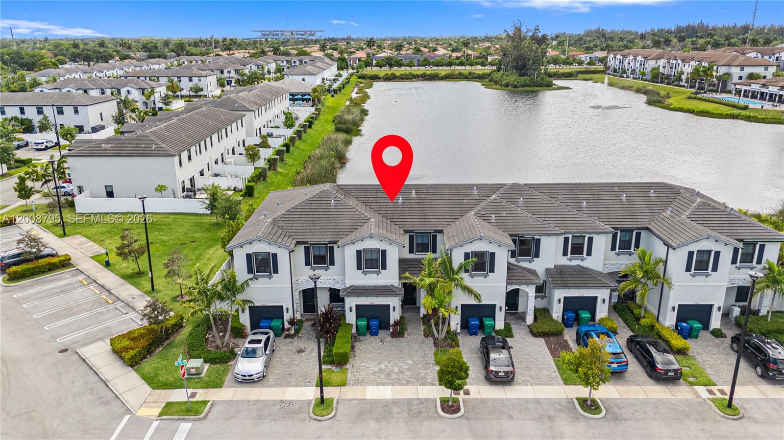 VISTA LAGO - Residential