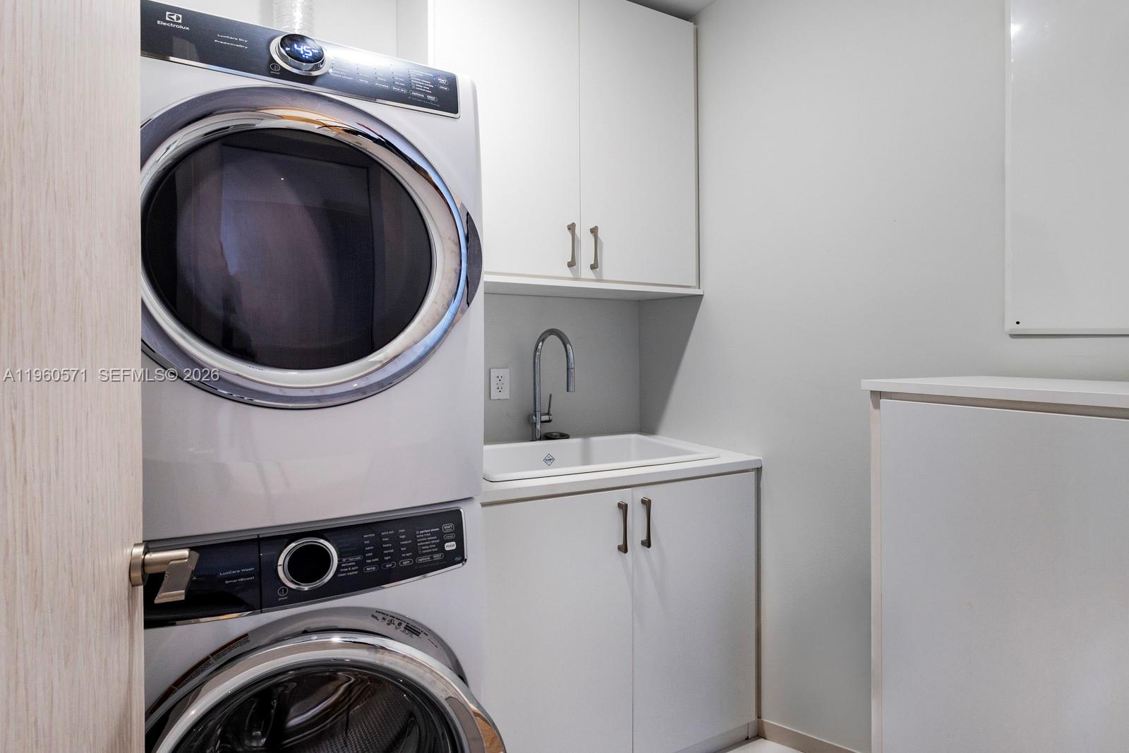 NANCY TERRACE - Residential