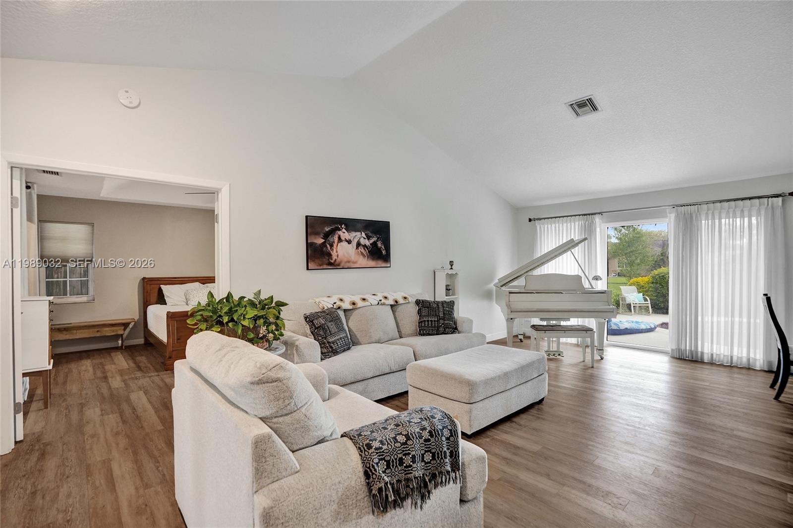 COUNTRY ADDRESS ENCORE - Residential