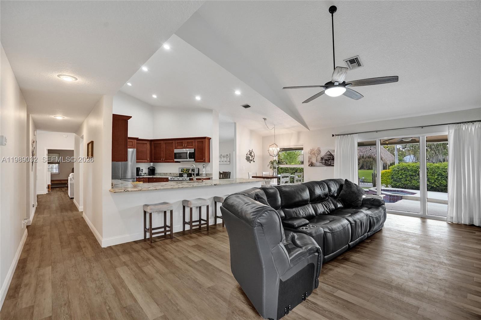 COUNTRY ADDRESS ENCORE - Residential