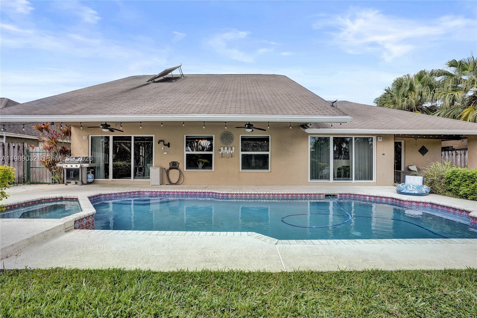 COUNTRY ADDRESS ENCORE - Residential