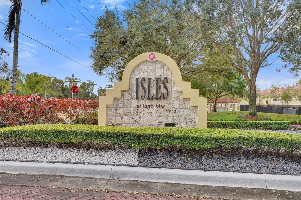Photo of 457 Vista Isles Dr #2112, Sunrise, FL 33325 (MLS # A11934456)