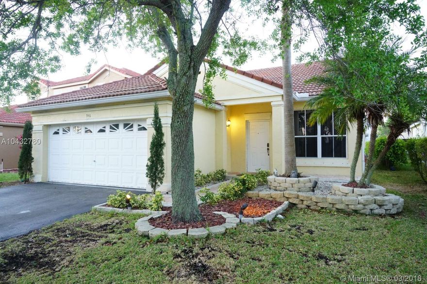 SUPER NICE, COZY AND WELL MAINTAINED 3/2 + FAMILY, LOCATED IN DESIRABLE AND 24/7 GUARD GATED NORTH LAKES COMMUNITY AT WESTON. NEW KITCHEN, QUARTZ COUNTERTOP AND BACKSPLASH, STAINLESS STEEL APPLIANCES, TILE IN LIVING AREAS AND WOOD FLOORING IN ROOMS, UNIQUE TWO ENTRANCE SECOND ROOM, SUPER NICE AND SPACIOUS BACKYARD WITH BEAUTIFUL PAVERS, TWO CAR GARAGE, LAUNDRY ROOM WITH WASHER AND DRYER, A+ RATED SCHOOLS, WALKING DISTANCE TO EAGLE POINT ELEMENTARY, EVEN KIDS CAN RIDE THEIR BIKES TO SCHOOL. COMMUNITY POOL, VERY LOW HOA FEE. CLOSE TO HIGHWAYS, RESTAURANT SHOPPING AND ENTERTAINMENT. IT HAS IT ALL, DON'T MISS IT!!!