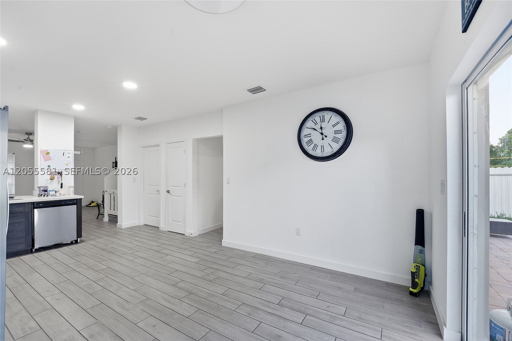 427 NE 6th Ct