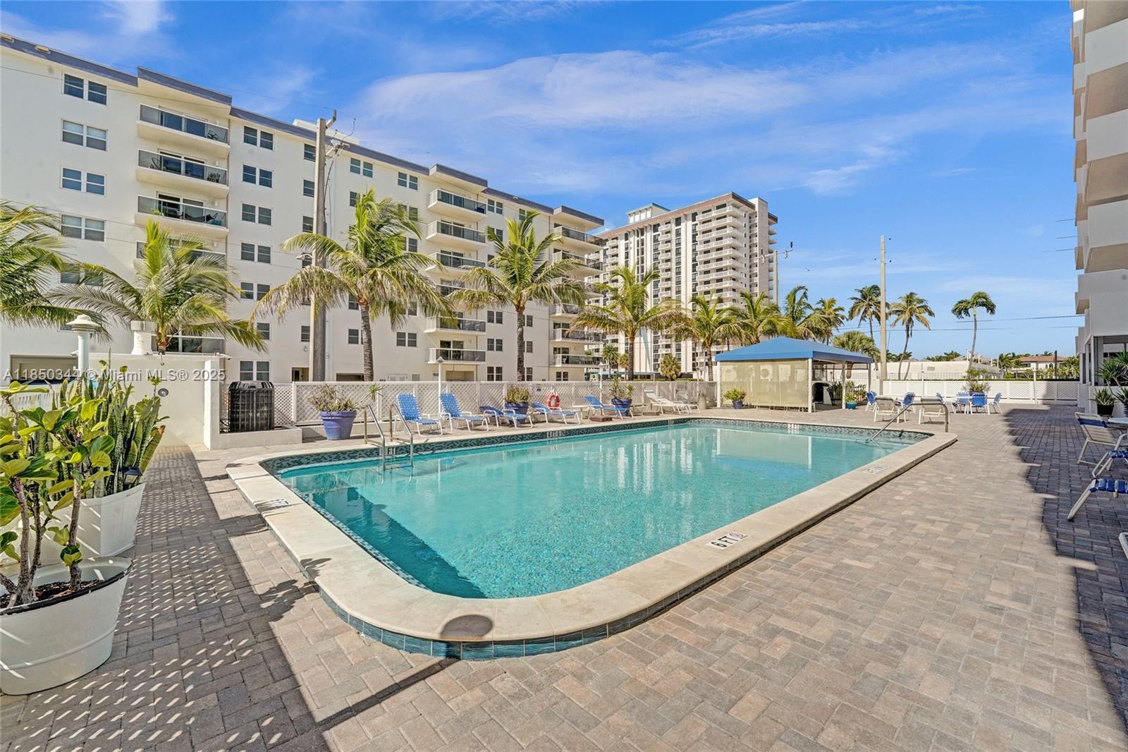 WELLINGTON TOWERS CONDO - Residential