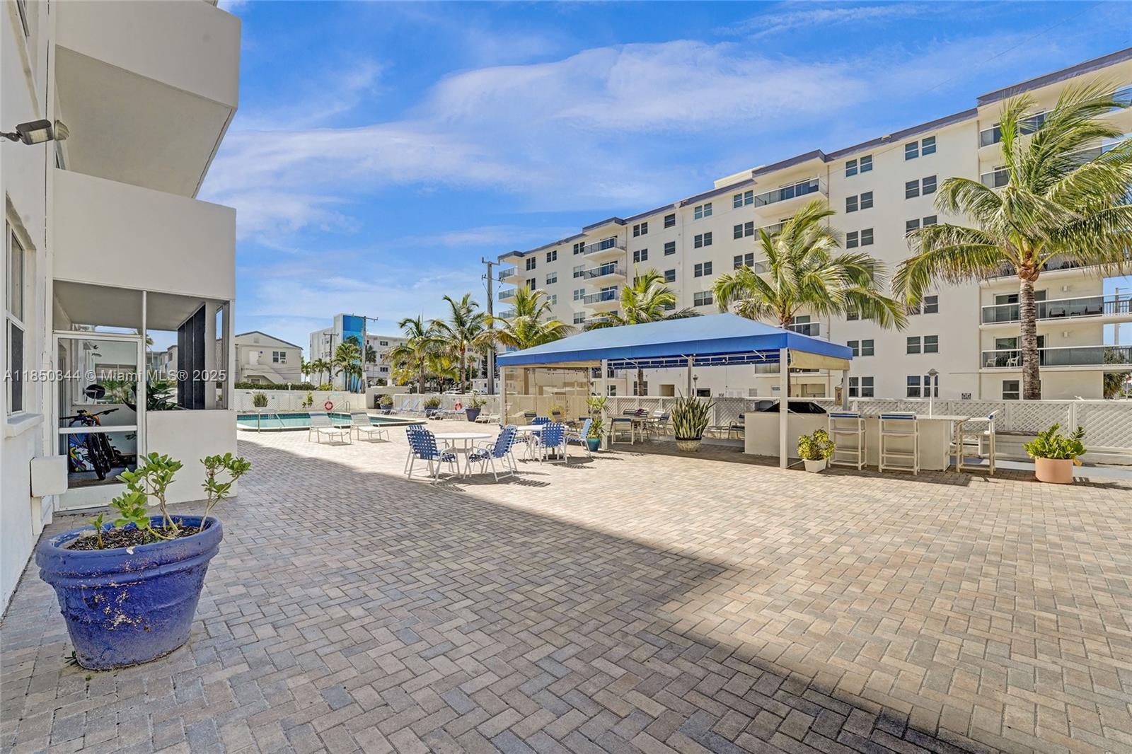 WELLINGTON TOWERS CONDO - Residential