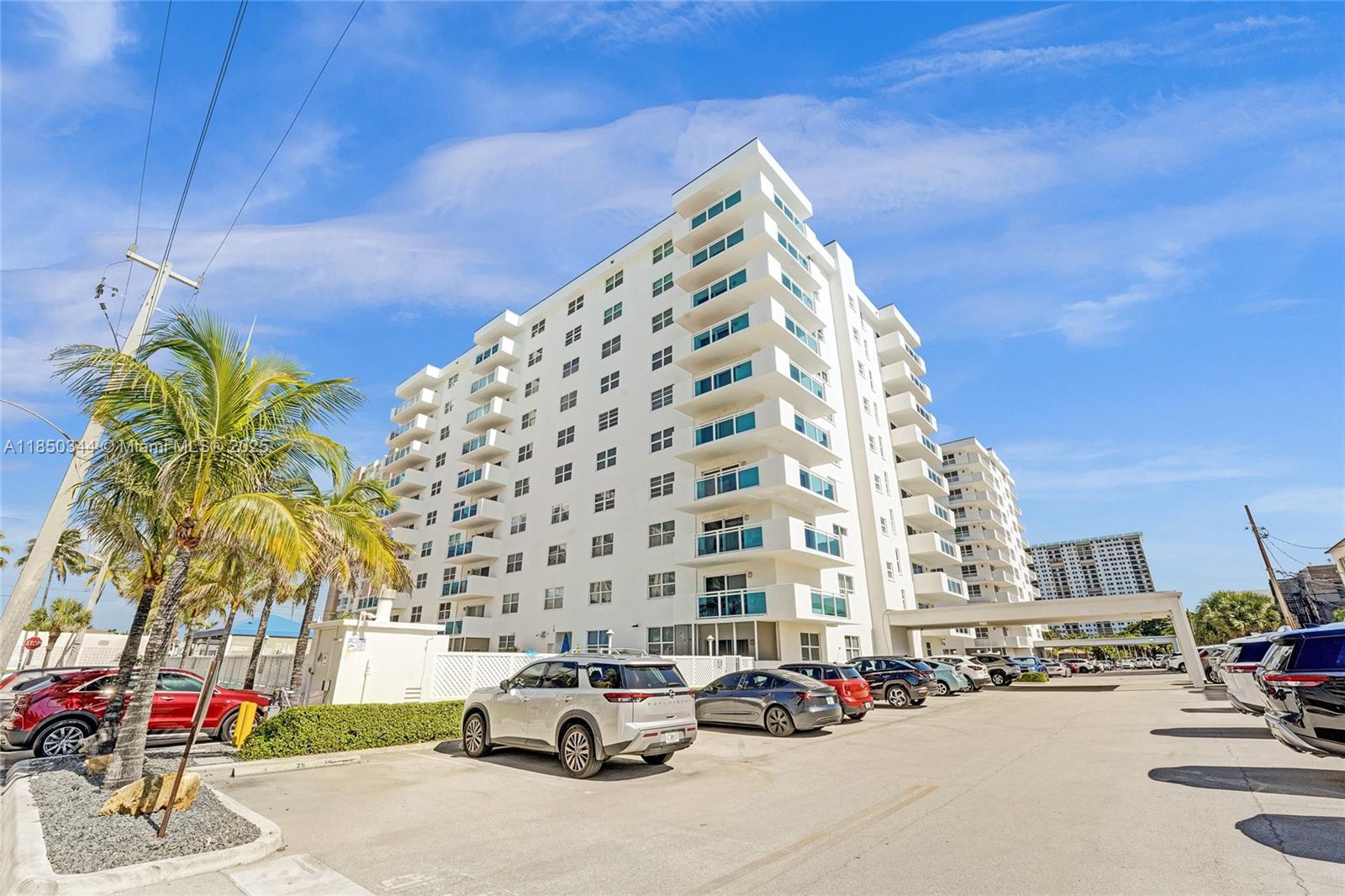 WELLINGTON TOWERS CONDO - Residential