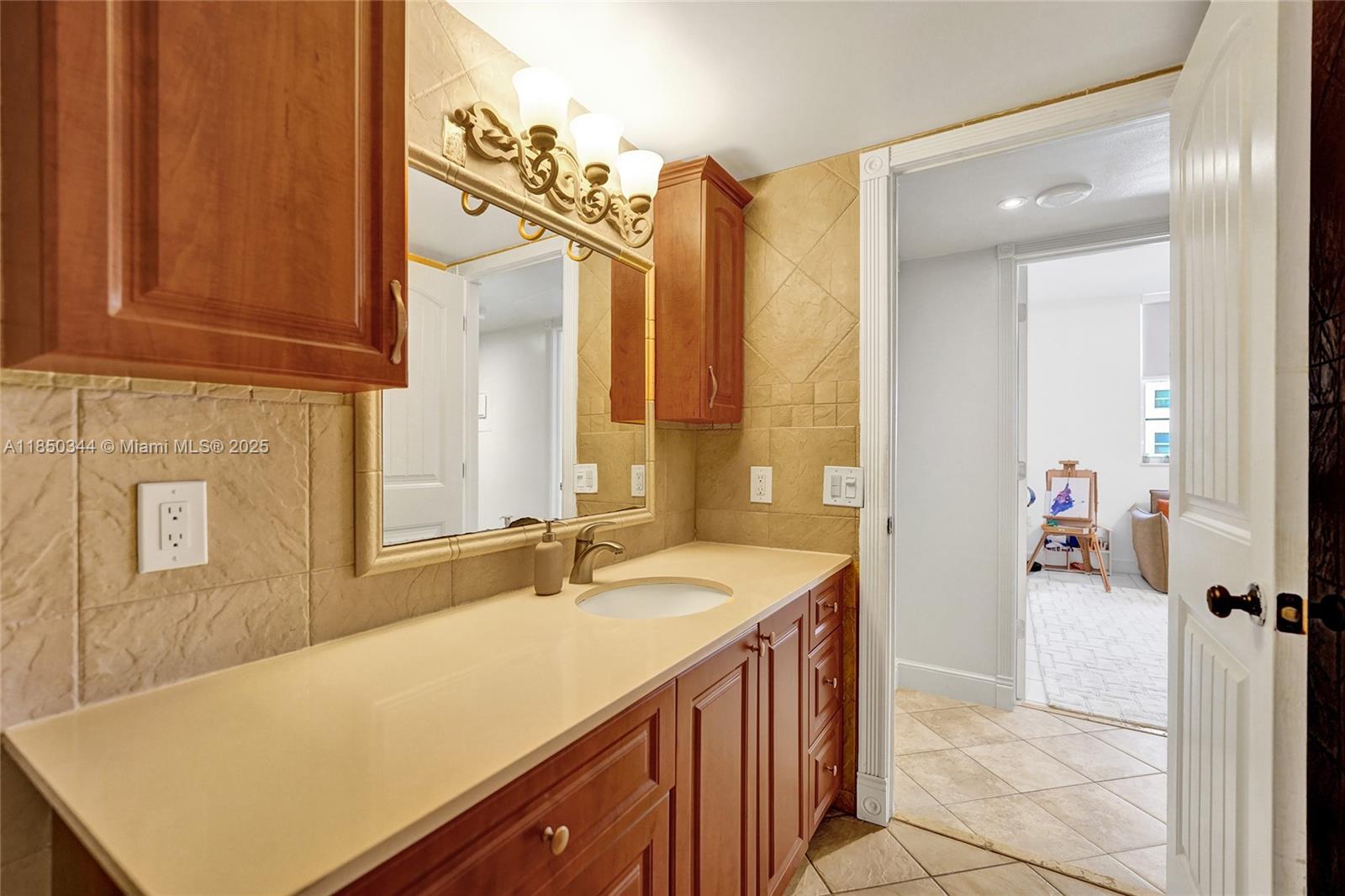 WELLINGTON TOWERS CONDO - Residential