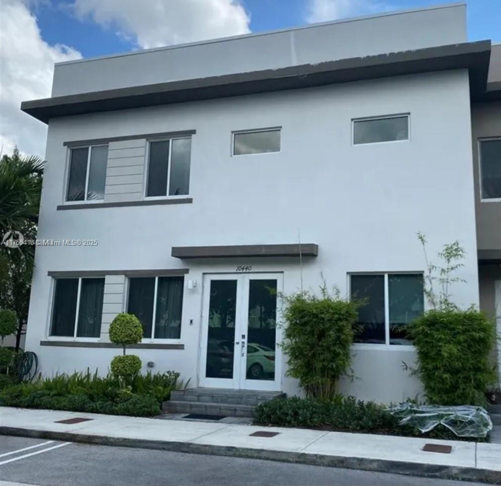 Rental Property at 10440 Nw 67th St 10440, Doral, Miami-Dade County, Florida - Bedrooms: 3 
Bathrooms: 3  - $5,650 MO.