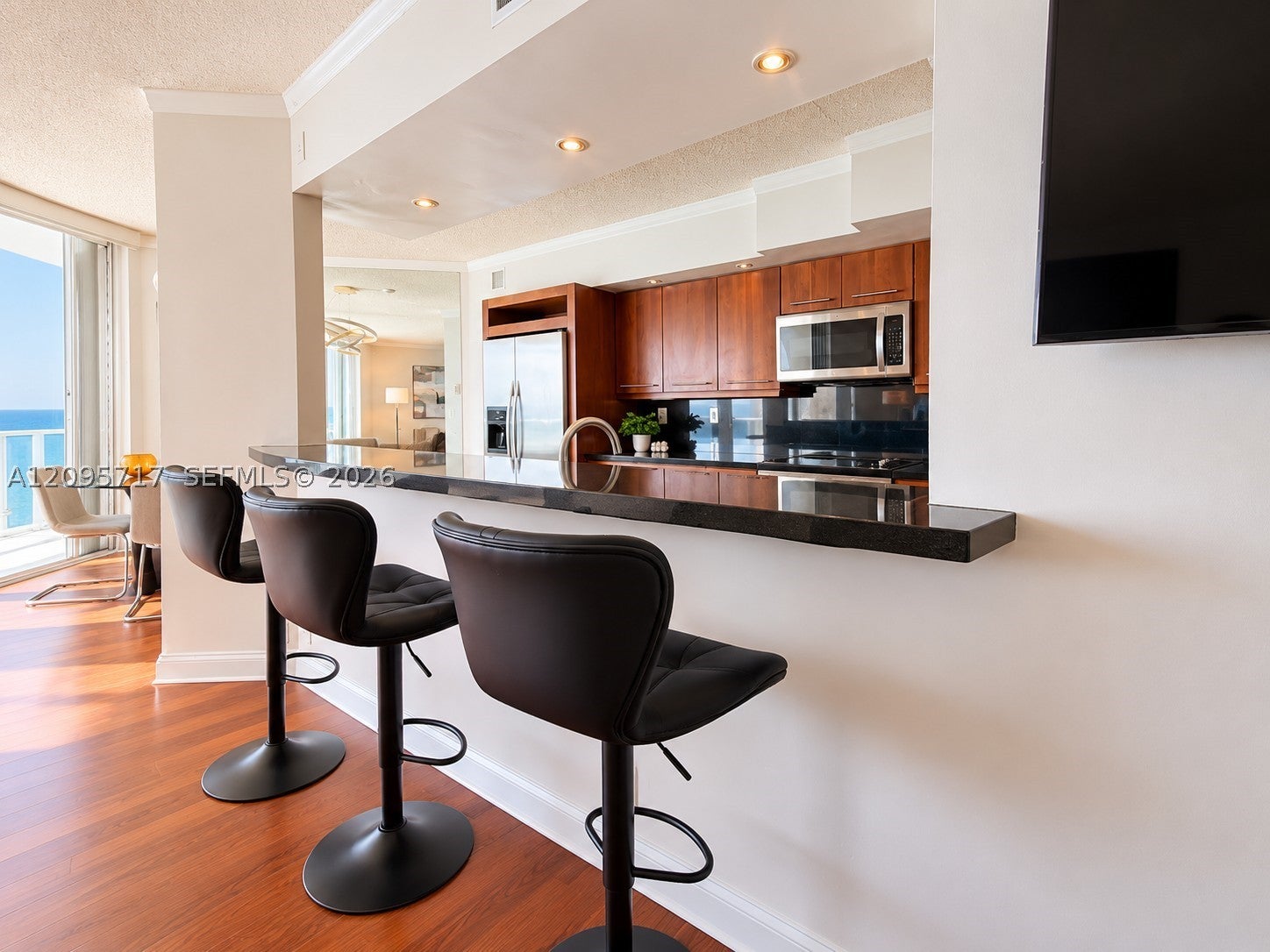 16485 Collins Ave 2032
