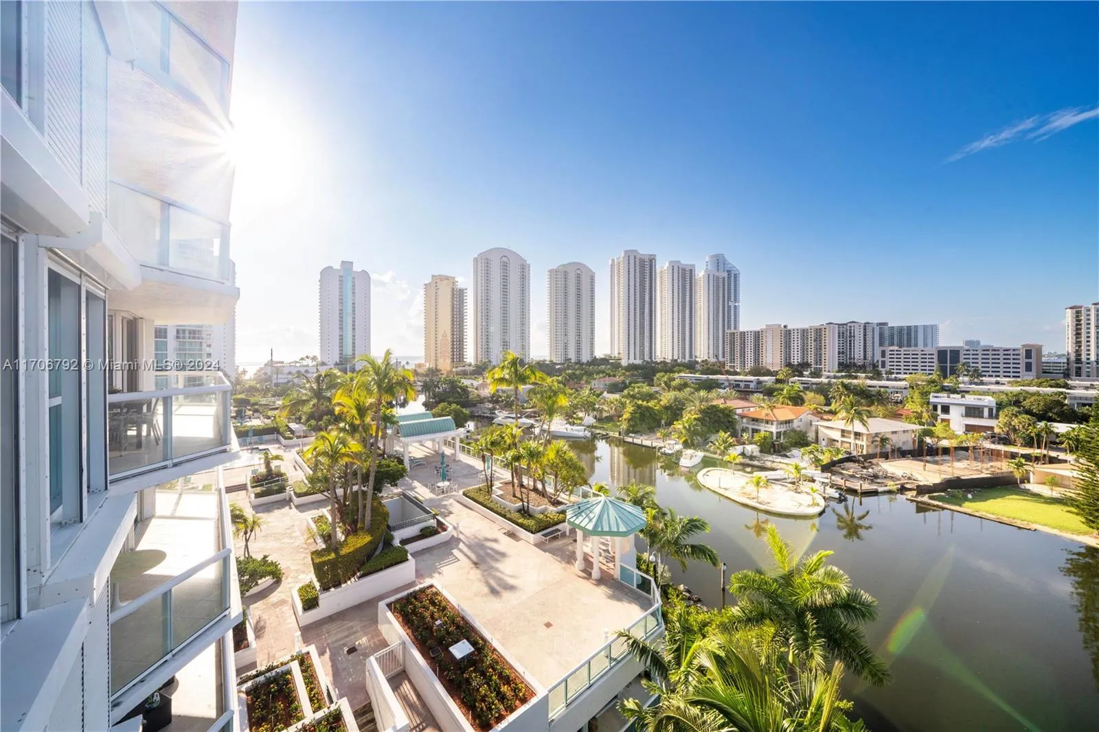 Sunny Isles Beach, Florida 33160, United States, 3 Bedrooms Bedrooms, ,4 BathroomsBathrooms,Residential,Pending,27523